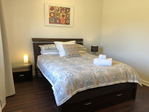 Inglewood Comfort - Accommodation Gladstone 7