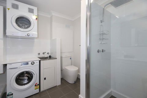 West Beach Lagoon 218 - Outstanding Value! - Accommodation Gladstone 10