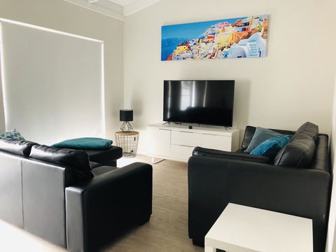 West Beach Lagoon 218 - Outstanding Value! - Accommodation Gladstone 2