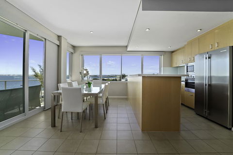 Luxury Suite Bunbury - Accommodation Gladstone 9