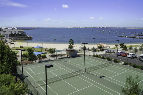 Luxury Suite Bunbury - Accommodation Gladstone 1