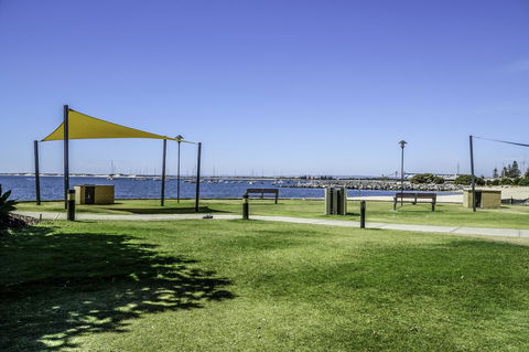 Luxury Suite Bunbury - Accommodation Gladstone 20