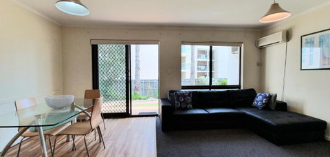 West Beach Lagoon 208 â€“ Great Value! - Accommodation Gladstone 4