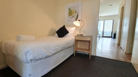 West Beach Lagoon 208 â€“ Great Value! - Accommodation Gladstone 7