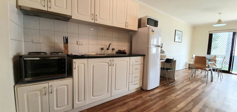 West Beach Lagoon 208 â€“ Great Value! - Accommodation Gladstone 11
