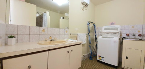 West Beach Lagoon 208 â€“ Great Value! - Accommodation Gladstone 8