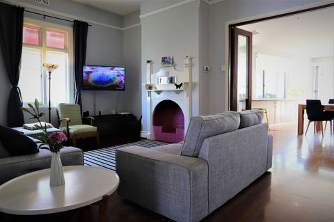 Fremantle Heritage Home For You To Enjoy! - Accommodation Gladstone 17