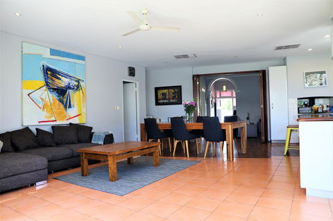 Fremantle Heritage Home For You To Enjoy! - Accommodation Gladstone 12