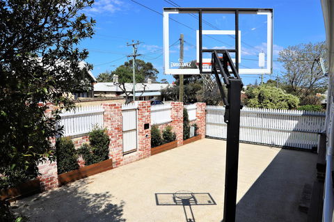 Fremantle Heritage Home For You To Enjoy! - Accommodation Gladstone 8