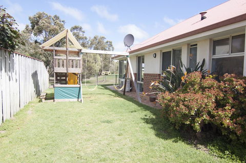 Stableford Cottage Holiday Home Dunsborough - Accommodation Gladstone 5