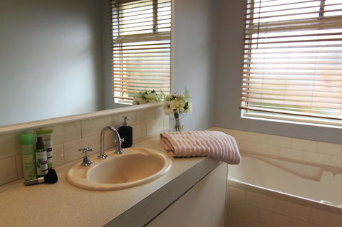Stableford Cottage Holiday Home Dunsborough - Accommodation Gladstone 34