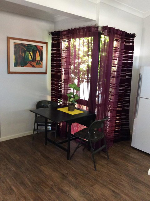 Como Retreat - Two Bedroom Villa - Accommodation Gladstone 3