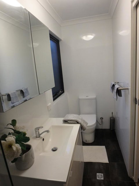 Como Retreat - Two Bedroom Villa - Accommodation Gladstone 12