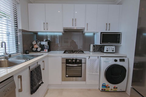 Mindarie Retreat - Accommodation Gladstone 2