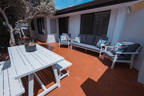 Mindarie Retreat - Accommodation Gladstone 11