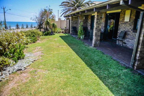 Geraldton Holliday Villas - Accommodation Gladstone 1