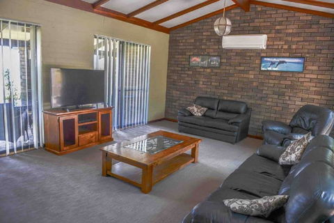 Geraldton Holliday Villas - Accommodation Gladstone 8