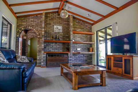 Geraldton Holliday Villas - Accommodation Gladstone 2