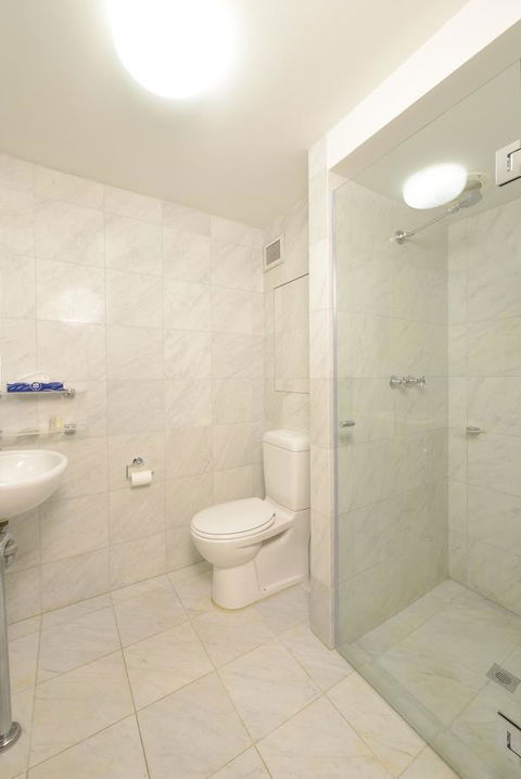 Sullivans Hotel - Accommodation Gladstone 2