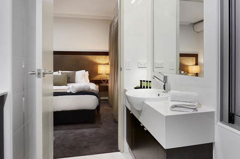 Attika Hotel - Accommodation Gladstone 4