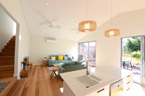 Sunny Blinco Street House - Accommodation Gladstone 4