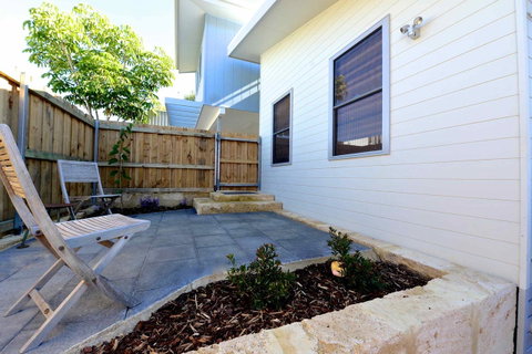 Sunny Blinco Street House - Accommodation Gladstone 12