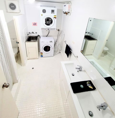 West Beach Lagoon 107 - Great Value - Accommodation Gladstone 9