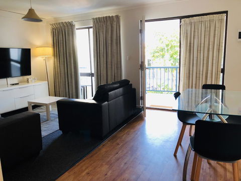 West Beach Lagoon 107 - Great Value - Accommodation Gladstone 7