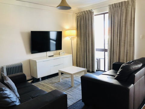 West Beach Lagoon 107 - Great Value - Accommodation Gladstone 6