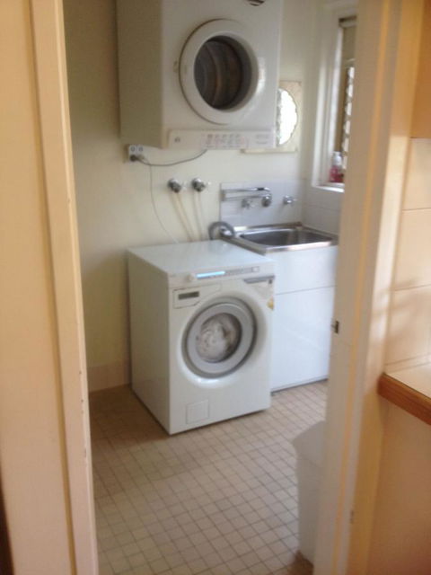 Leederville Townhouse - Accommodation Gladstone 10