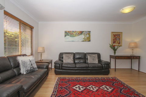 Leederville Townhouse - Accommodation Gladstone 9