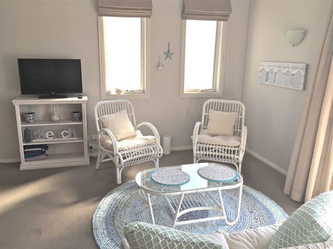 Fremantle Local Beach Studio - Accommodation Gladstone 6