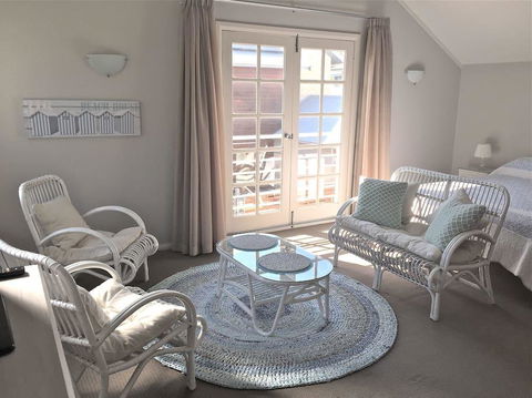 Fremantle Local Beach Studio - Accommodation Gladstone 8
