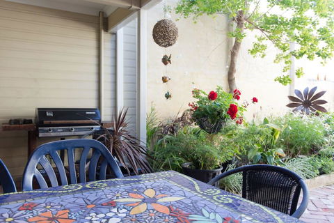 Fremantle Local Beach Studio - Accommodation Gladstone 9