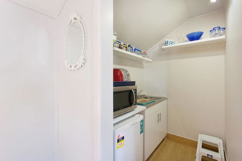 Fremantle Local Beach Studio - Accommodation Gladstone 18
