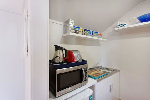 Fremantle Local Beach Studio - Accommodation Gladstone 12