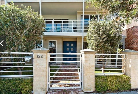 Fremantle Local Beach Studio - Accommodation Gladstone 1