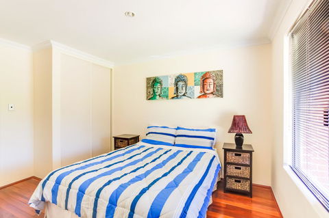 Seatrees Accommodation - Accommodation Gladstone 12