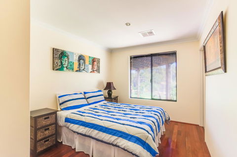 Seatrees Accommodation - Accommodation Gladstone 11