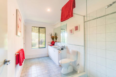 Seatrees Accommodation - Accommodation Gladstone 10