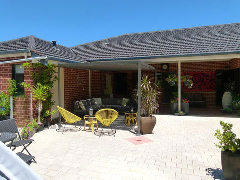 Seatrees Accommodation - Accommodation Gladstone 1