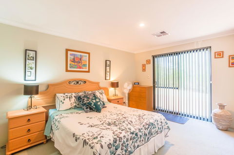 Seatrees Accommodation - Accommodation Gladstone 7
