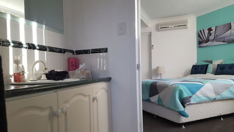 Palm Beach Bed & Breakfast - Accommodation Gladstone 30
