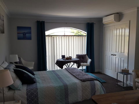 Palm Beach Bed & Breakfast - Accommodation Gladstone 14