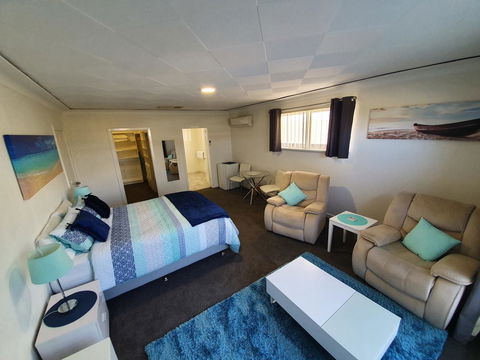 Palm Beach Bed & Breakfast - Accommodation Gladstone 21