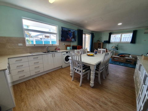 Palm Beach Bed & Breakfast - Accommodation Gladstone 17