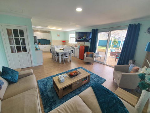 Palm Beach Bed & Breakfast - Accommodation Gladstone 16