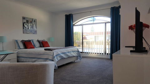 Palm Beach Bed & Breakfast - Accommodation Gladstone 29
