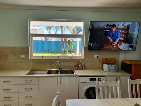 Palm Beach Bed & Breakfast - Accommodation Gladstone 18