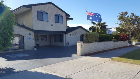 Palm Beach Bed & Breakfast - Accommodation Gladstone 0